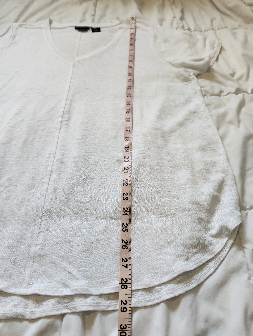 Tahari White V-Neck Short Sleeve Tee - Picture 4 of 8